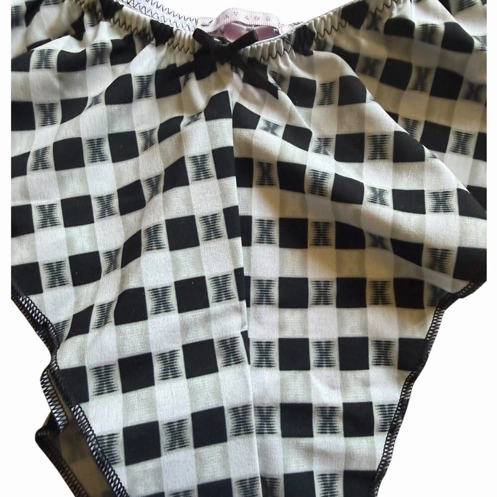 Savage X Fenty Gingham Ruffle Panty Size Medium NWT Black White Rihanna - Picture 5 of 15